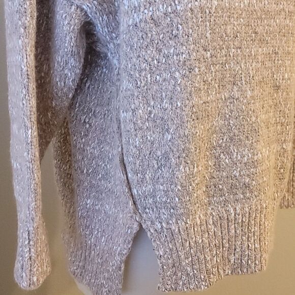 Haute rogue turtleneck sweater size small. - Picture 4 of 9